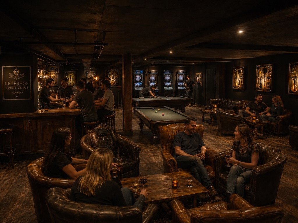 Gesellige Runde in der Peterhof Bar & Lounge